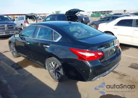 2017 Nissan Altima 2.5 Sv z USA, uszkodzony, nr VIN 1N4AL3AP0HC171744